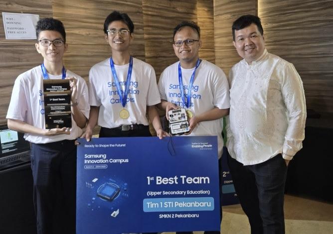 Ciptakan Inovasi Edukasi Berbasis AI dan Internet, SMKN 2 Pekanbaru Juara 1 Kompetisi SIC Batch 6 Na