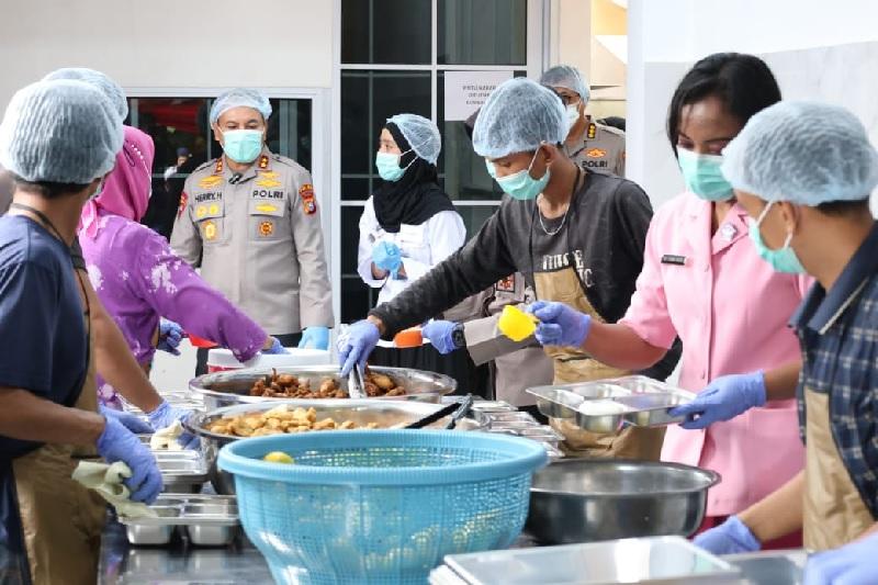 Program Makan Bergizi Gratis, Polda Riau Siapkan 3.578 Porsi Sasar Sembilan Sekolah