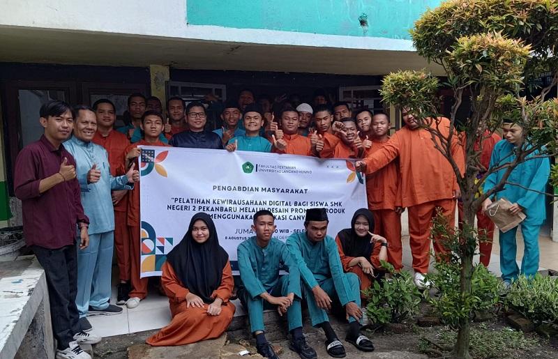 Siswa SMKN 2 Pekanbaru Dapatkan Edukasi Desain Promosi dari Fakultas Pertanian Unilak