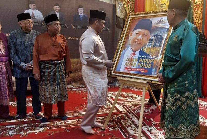 Autobiografi Saleh Djasit Diluncurkan di LAMR Riau, Memuat Perjalanan Hidup Anak Pujud