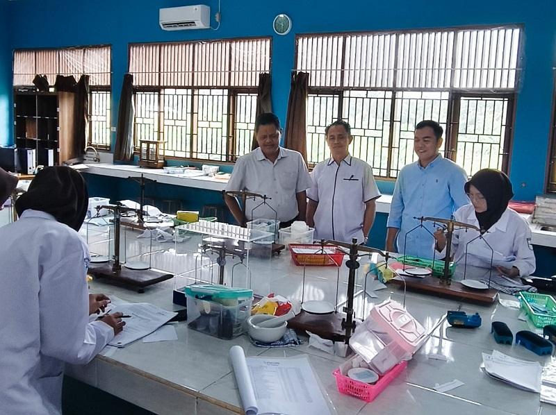 Ada Jurusan Farmasi, Dewandik Riau Sebut SMKN Kesehatan dan Pariwisata Bangkinang Punya Keunggulan