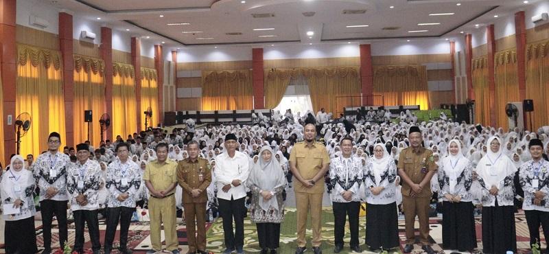 Seminar Pendidikan di Rengat, Bupati Inhu Bahas Strategi Mengajar Generasi Z dan Alpha