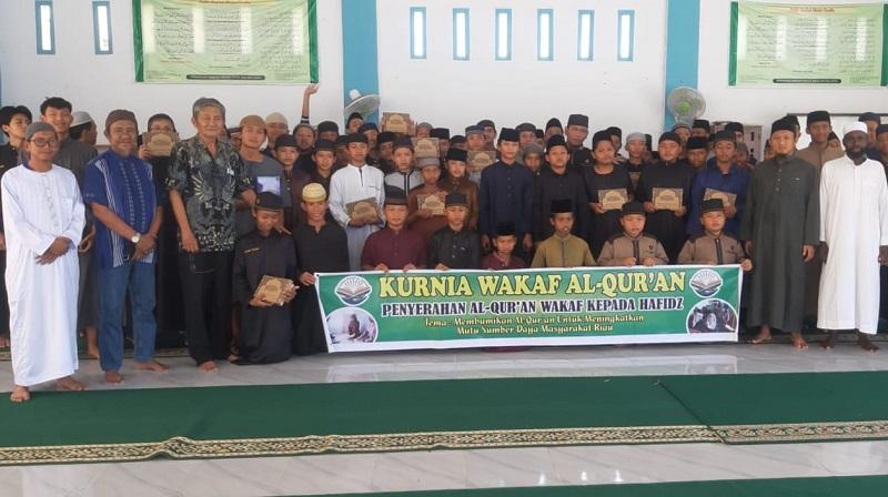 KWQ Salurkan Al-Qur’an dan Motivasi, Santri Ponpes Imam Malik Indragiri Punya Cita-cita Tinggi