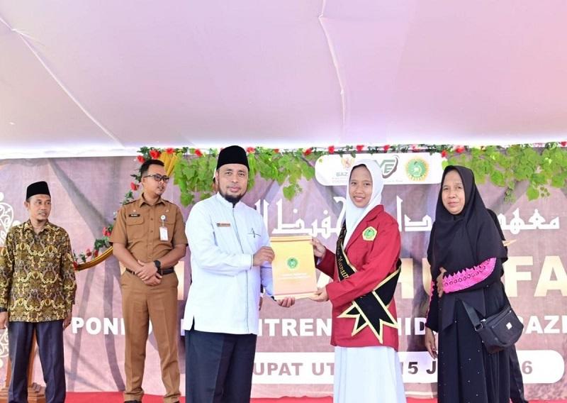 Masuk Program Riau Cerdas, Pondok Pesantren Al Hidayah Baznas Riau II Rupat Utara Wisuda 17 Peserta 