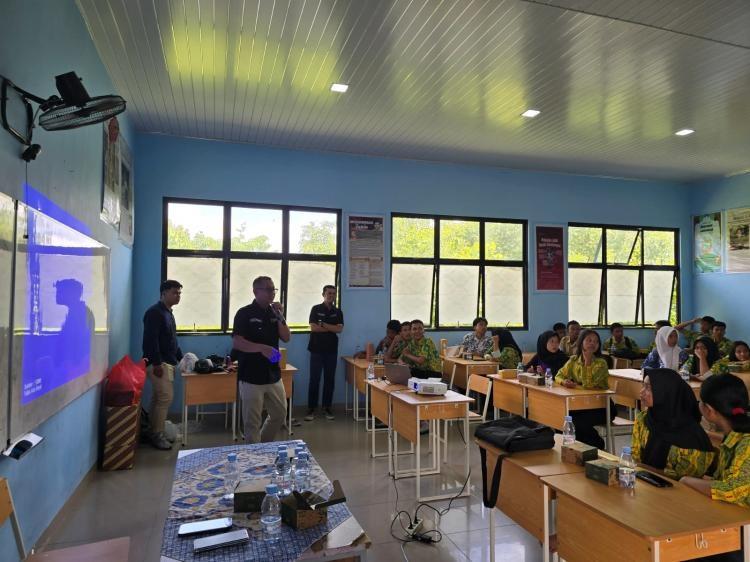 Siswa SMAN 17 Pekanbaru Dapatkan Edukasi Bahaya Listrik Tegangan Tinggi oleh PLN Pekanbaru