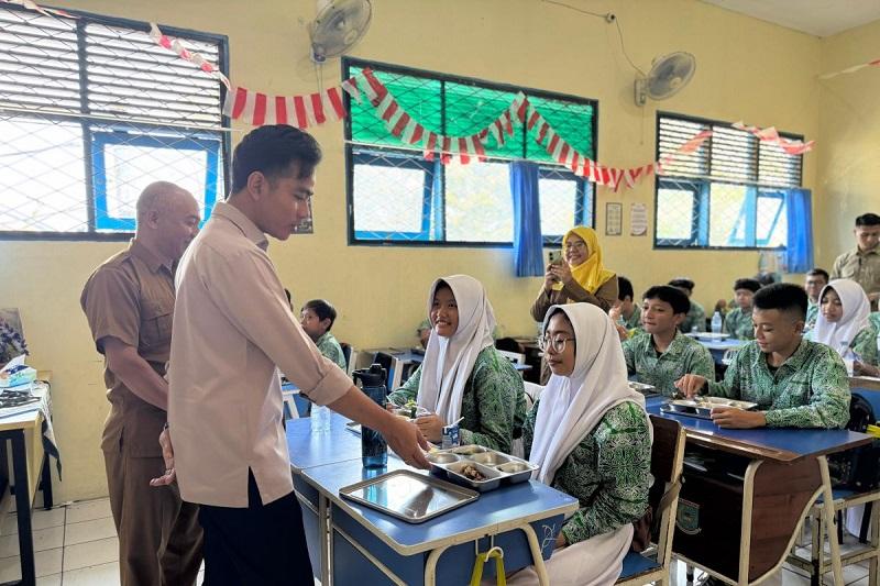 Wakil Presiden RI Gibran Rakabuming Kunjungi Rohil Tinjau Fasilitas Pendidikan dan Program MBG