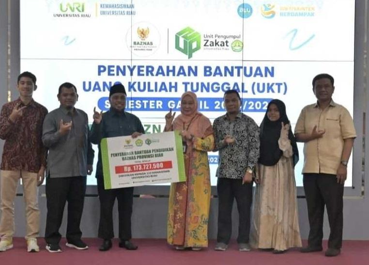 123 Mahasiswa Unri Terima Bantuan Uang Kuliah dari Baznas Riau
