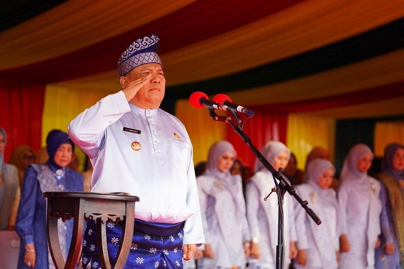 Upacara Hari Jadi ke-69 Provinsi Riau Khidmat, Plt Gubri: Keadaan Dihadapi Saat Ini Tidak Ringan