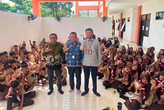 Edukasi Keuangan, OJK Bekali 350 Siswa Sekolah Rakyat Pekanbaru dan Rokan Hilir