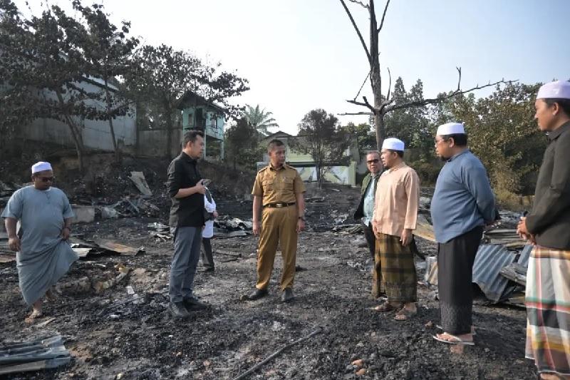Asrama Terbakar, Santri Ponpes Syekh Burhanuddin Kini Bertahan di Tenda Darurat