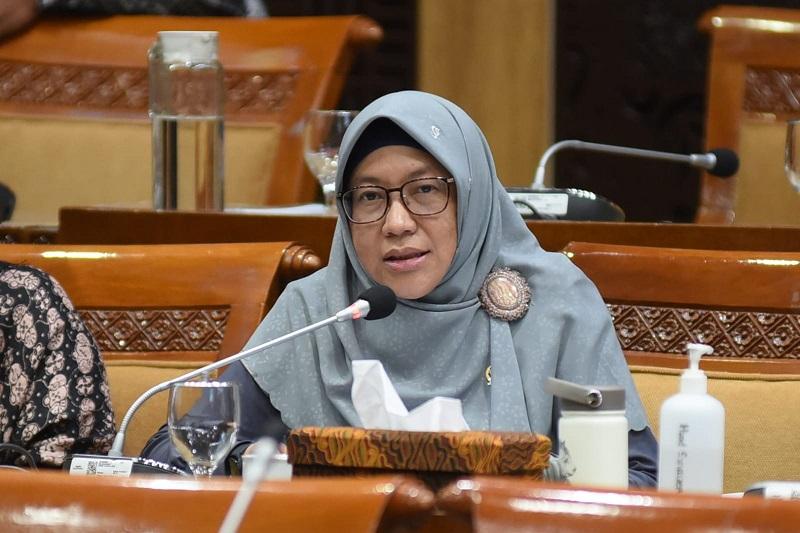 MK Putuskan Pendidikan Dasar dan Menengah Gratis , DPR Ingatkan Nasib Sekolah Swasta dan Kelas Rusak