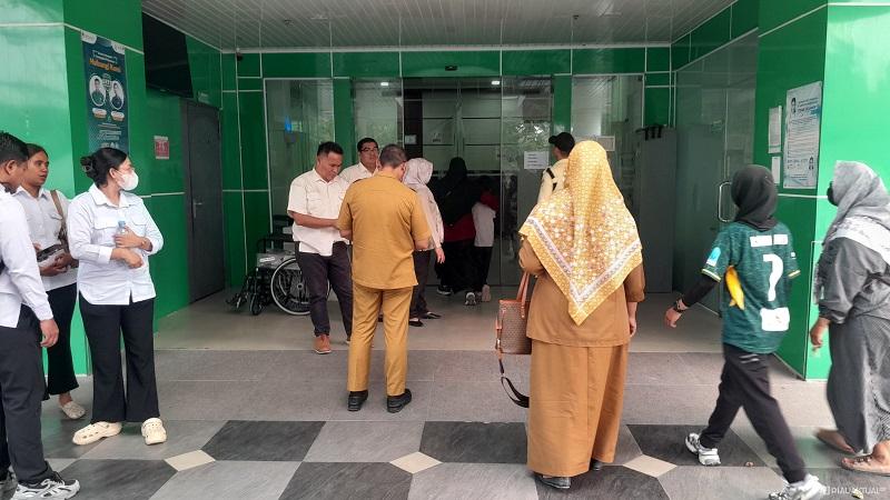 Mual Usai Konsumsi MBG, Belasan Siswa di Kampar Dilarikan ke Rumah Sakit