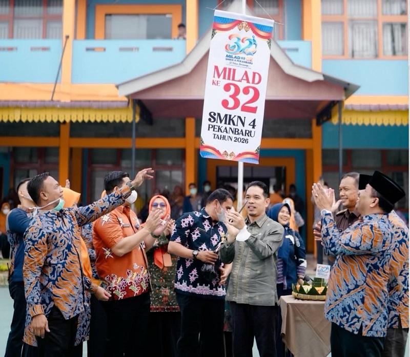 SMKN 4 Pekanbaru Rayakan Milad ke-32, Kadisdik Harap Berbenah Kualitas dan Lingkungan Belajar