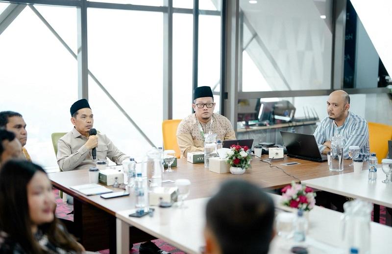 Disdik Riau dan BRK Syariah Bahas Dana BOS Daerah dan Implementasi One Student One Account