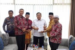 Dewan Pendidikan Riau Serahkan Laporan Kinerja Tahunan ke Plt Gubri SF Hariyanto