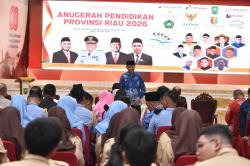 Siswa Berprestasi hingga Guru SLB Terbaik Terima Penghargaan di Anugerah Pendidikan Riau 2026