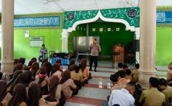 MPLS SMAN 2 Bangko Pusako, Polisi Edukasi Bahaya Narkoba dan Judi Online