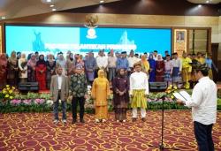 Nezar Patria Lantik Keluarga Alumni UGM Riau, Prof Junaidi Ditunjuk Jadi Ketua Dewan Pakar