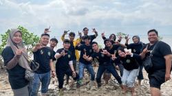 Selamatkan Pesisir Riau dari Abrasi, BEM Unilak Tanam Mangrove di Siak