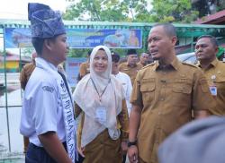 Realisasikan Komitmen Pendidikan, Pemko Pekanbaru Alokasikan Rp13 M untuk Seragam Sekolah Gratis