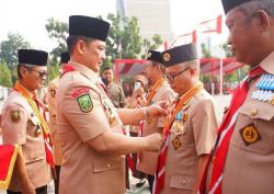 Insan Pramuka Riau Mulai Tokoh Hingga Kadis Pendidikan Terima Lencana Kehormatan