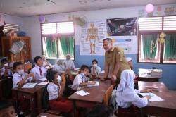 Momen Kembali Belajar Normal, Walikota Agung Nugroho Temui Siswa Sekolah di Pekanbaru