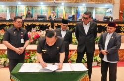 Pemprov dan DPRD Riau Sepakati Perubahan APBD Riau 2026 Naik Tipis Jadi Rp8,378 Triliun