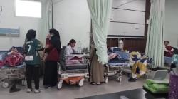 Orang Tua Siswa Cemaskan Anaknya di SDN 44 Karya Indah yang Diduga Keracunan MBG