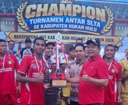 Dukung Prestasi Siswa, Kadisdik Riau Kunjungi Turnamen Sepak Bola Tingkat SLTA se-Kab Rokan Hulu